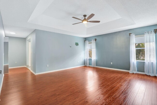 Building Photo - 6144 NW 78th Ct