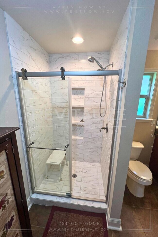 Building Photo - COMING SOON! Beautiful Home in Huntington ...