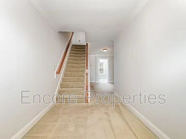 Building Photo - 410 Stranraer Ct