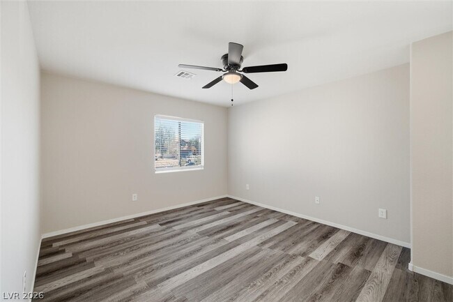 Building Photo - 528 Round Reign Ave