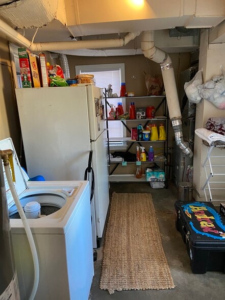 laundry - 1816 W Arrowhead Plz