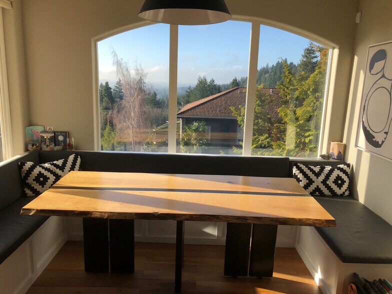 Banquet table (included) with 180 degree views of Western Oregon - 3447 SW Doschview Ct