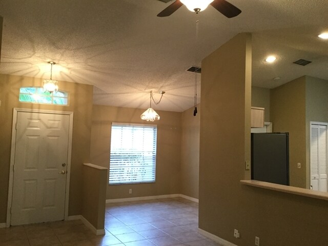 Building Photo - 15920 Lake Orienta Ct
