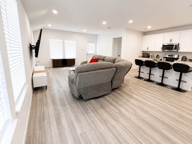 Building Photo - 4243 Brinkworth Dr