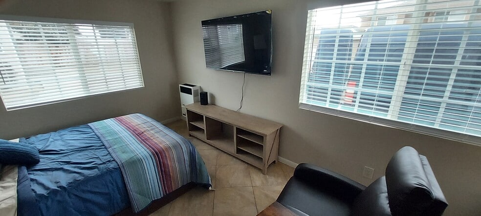 Building Photo - 1162 14th St