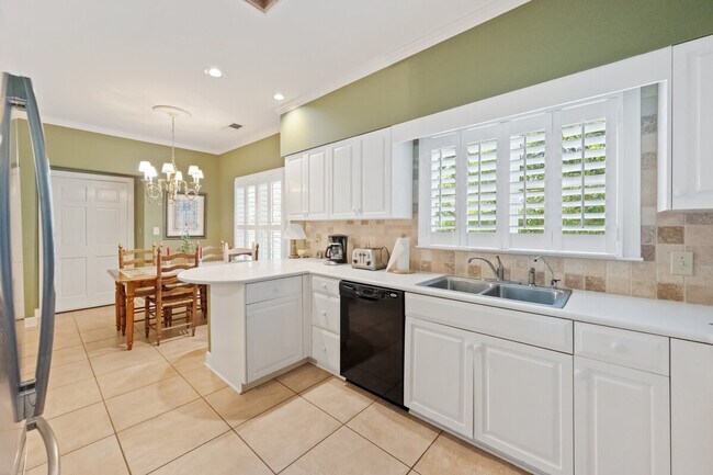 Building Photo - 127 Marsh Lake Dr