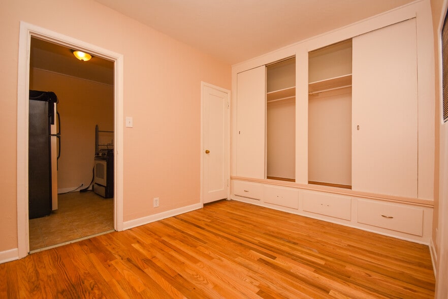 Bedroom - built in closet - 2751 W 25th Ave