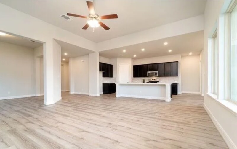 Building Photo - 105 Giverny