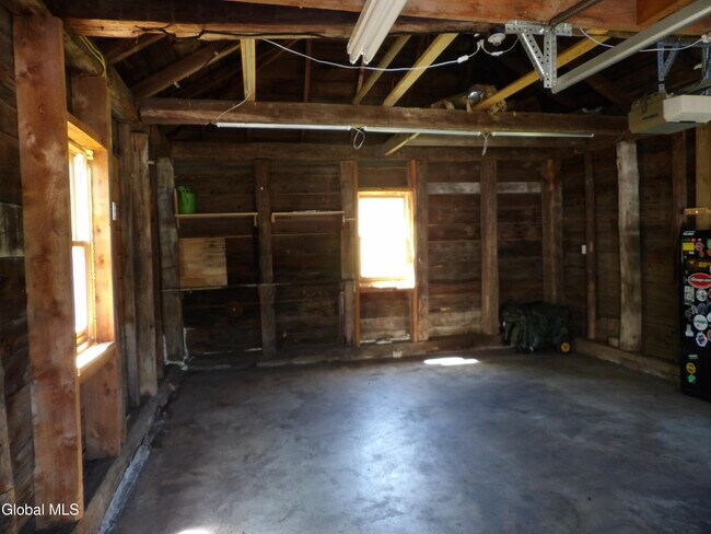 Building Photo - 3058 Delaware Turnpike
