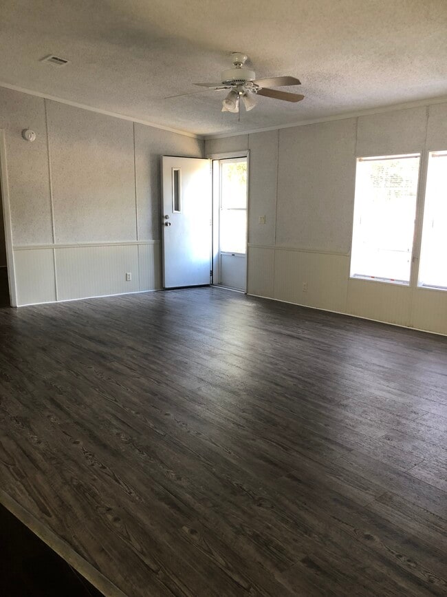 Building Photo - 6213 FL-47