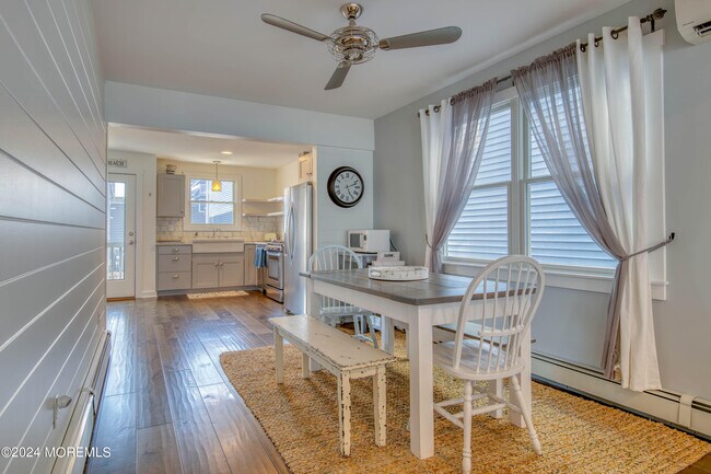 Building Photo - 11 Beach St