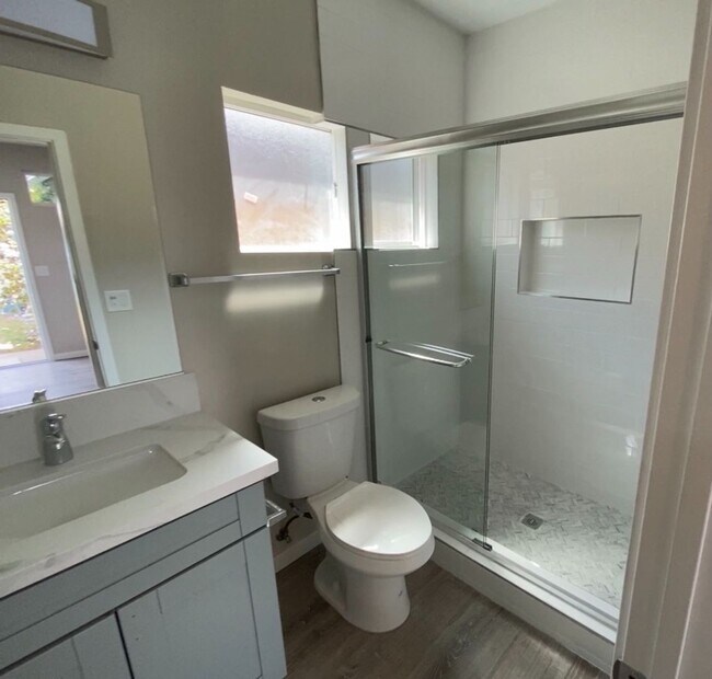 Building Photo - 5336 E Falls View Dr