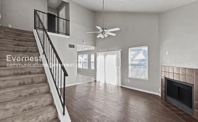 Building Photo - 15915 Rosebriar Dr