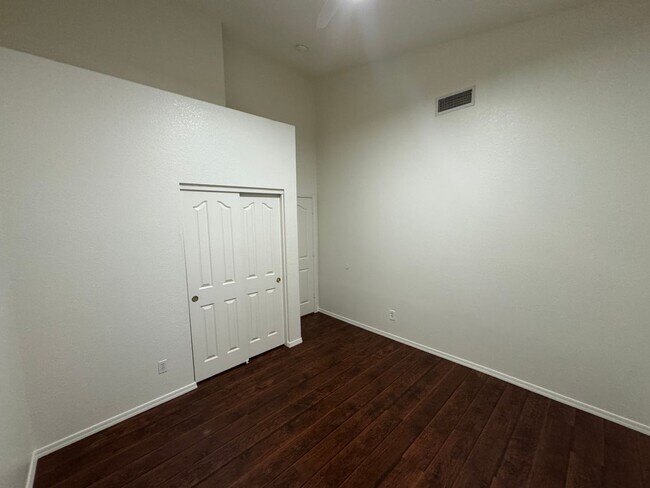 Building Photo - 26233 N 43rd Pl