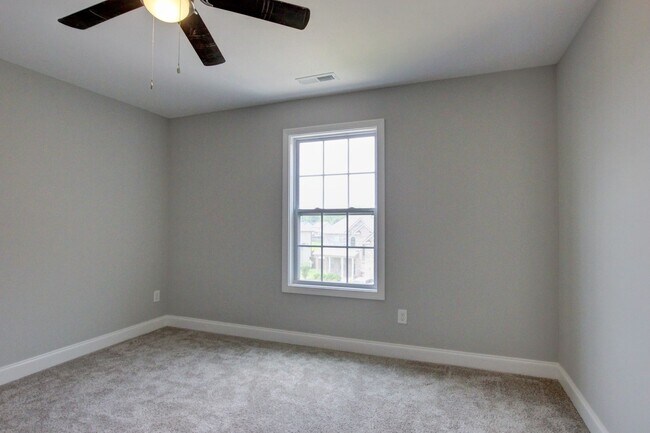 Building Photo - 1331 Juniper Pass