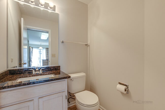 Building Photo - 1291 Orleans Dr