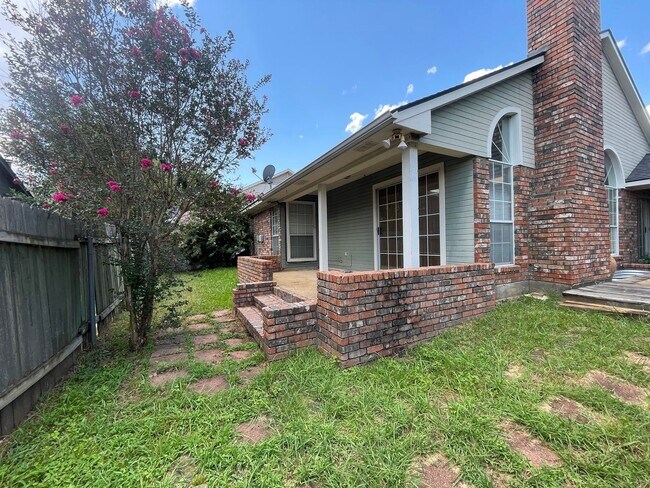 Building Photo - Sought Out Location! Won’t last long!