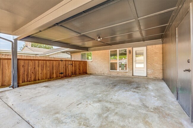 Building Photo - 1235 Mill Valley Dr