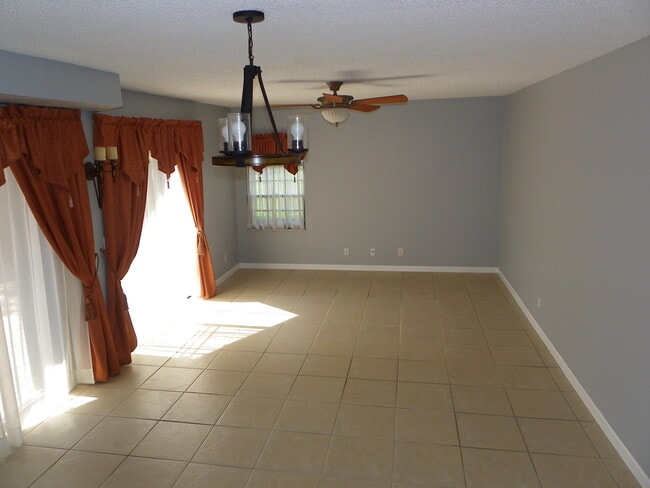 Building Photo - 8116 Severn Dr