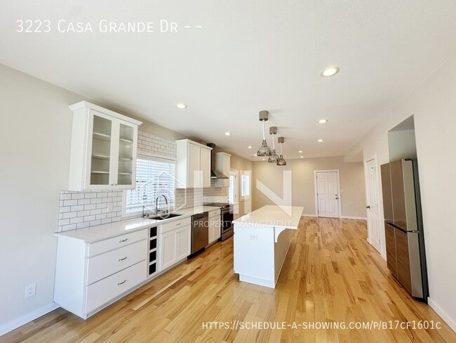 Building Photo - 3223 Casa Grande Dr