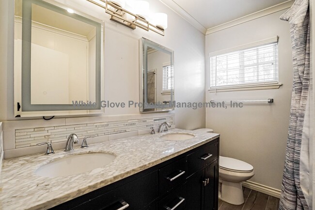 Building Photo - Charming 4-Bedroom Artesia Home with Sunroom, Large Backyard & Attached Garage