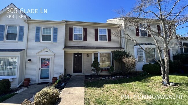 Primary Photo - 3 Bed / 2.5 Bath Townhouse (Available 4/10...