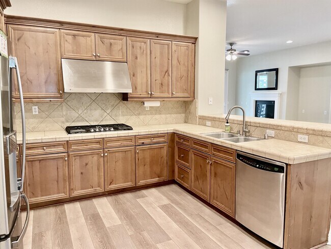 Building Photo - 6408 Vilamoura Way