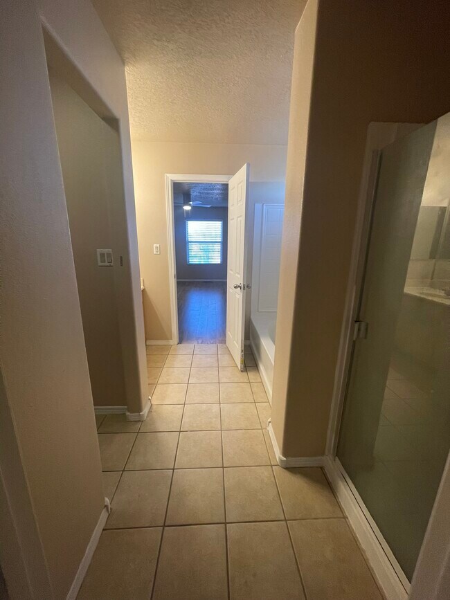 Building Photo - 919 Molten Pl NW