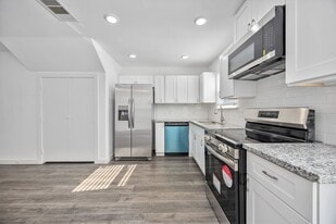 Building Photo - 8222 Bigwood St