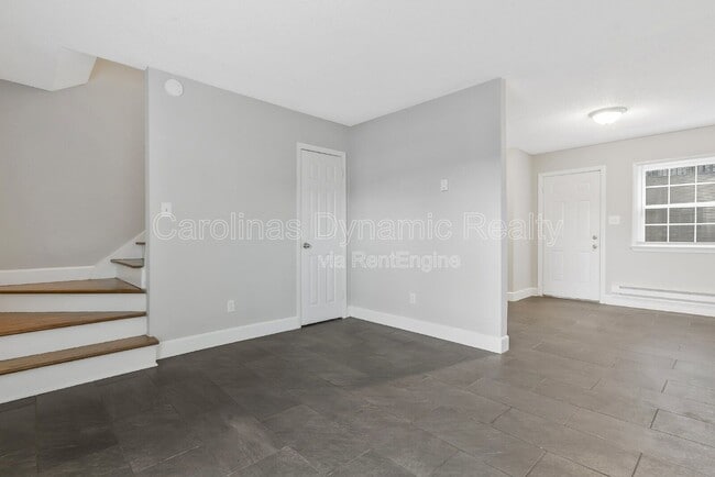 Building Photo - 321 S Gardner Ave