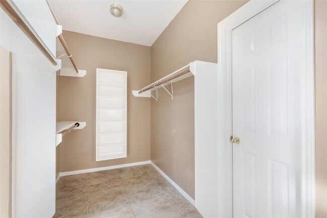 Building Photo - 16222 Rutley Cir