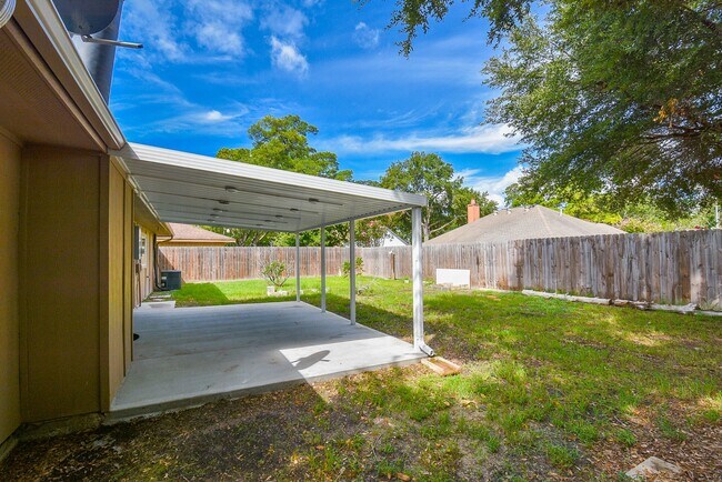 Building Photo - 8307 Stagewood Dr