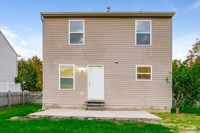 Building Photo - 1994 Ashburn Dr