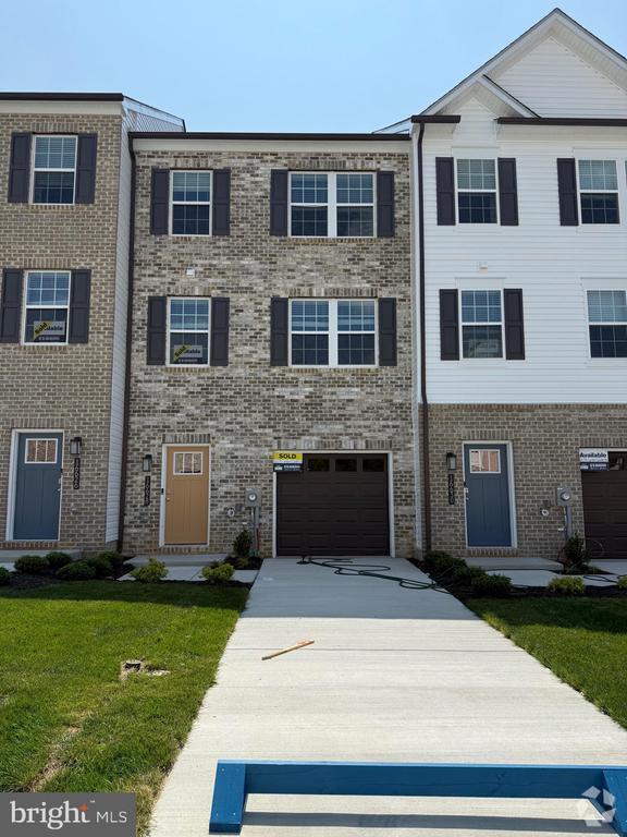 Building Photo - 16628 Green Glade Dr