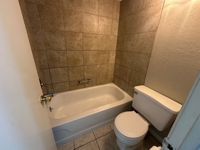 Building Photo - 1705 Port Oak Pl