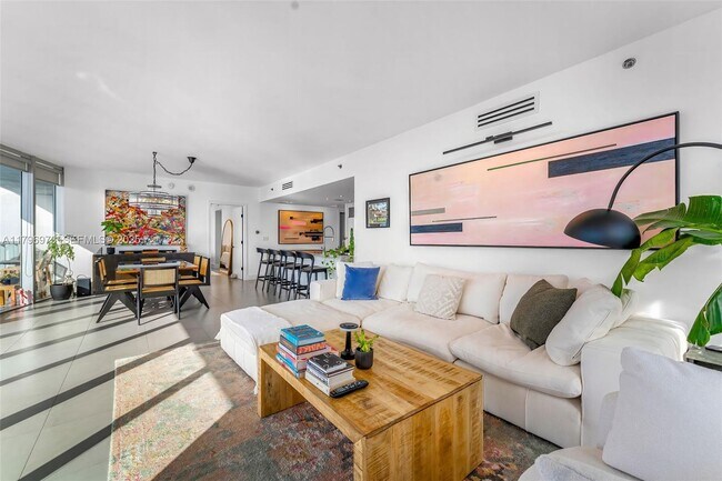 Building Photo - 465 Brickell Ave