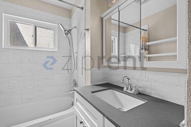 Building Photo - 232 Doyle Dr