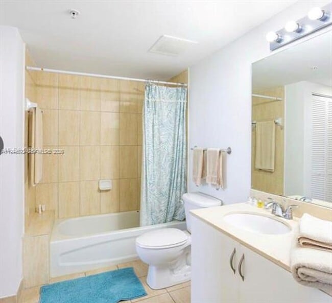 Building Photo - 750 N Bayshore Dr