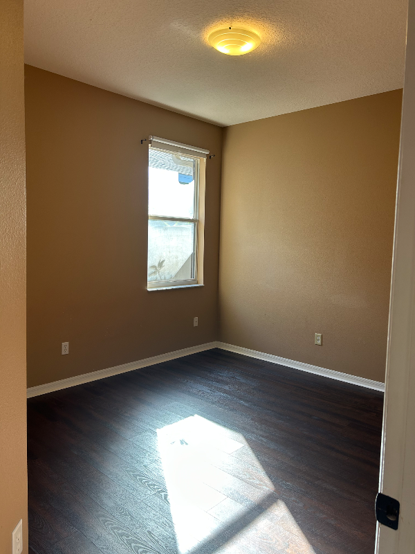 Building Photo - 1721 Lakelet Loop