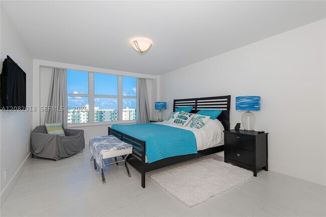 Building Photo - 3800 S Ocean Dr