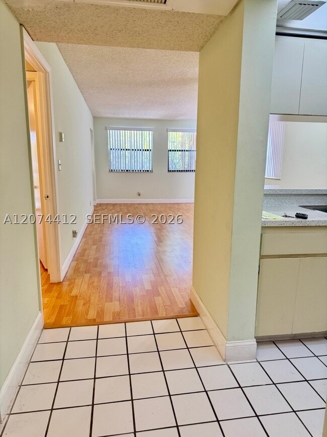 Building Photo - 8120 Geneva Ct