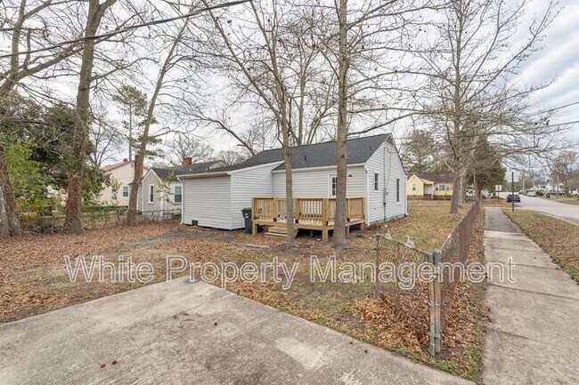 Building Photo - 403 Rich St