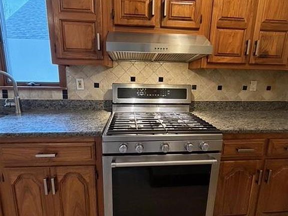 Building Photo - 33 Lafayette St