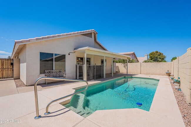 Building Photo - 7732 W Rancho Dr