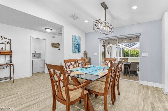 Building Photo - 428 SW 37th St