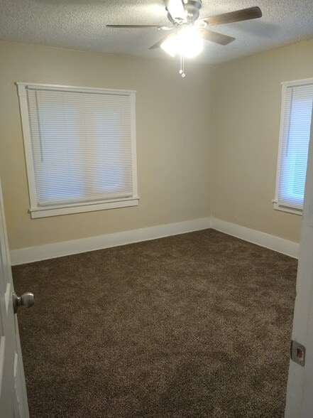 Building Photo - 2329 Van Buren Ave