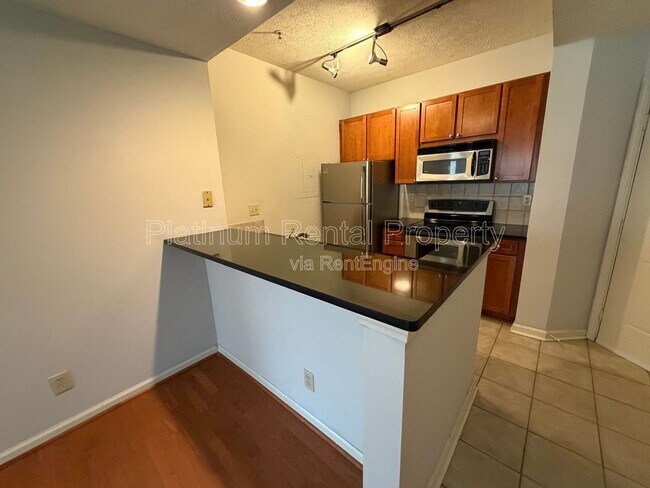 Building Photo - 1250 Parkwood Cir SE