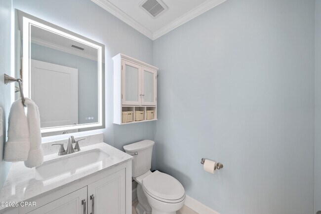 Building Photo - 121 Lakeside Cir