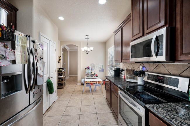 Building Photo - Modern Living Meets Community Charm in This Cibolo Gem