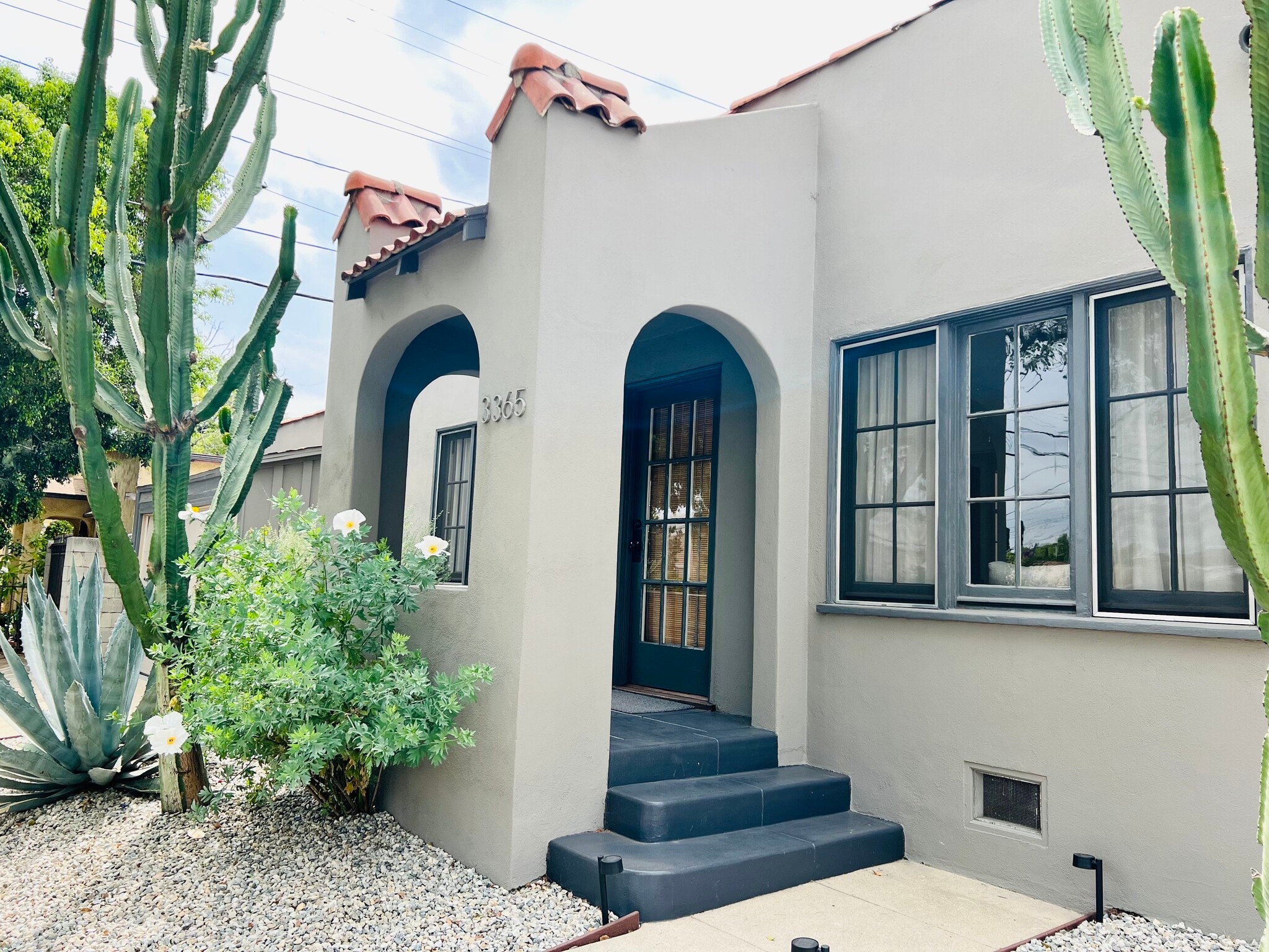 Front entrance - 3365 Tyburn St